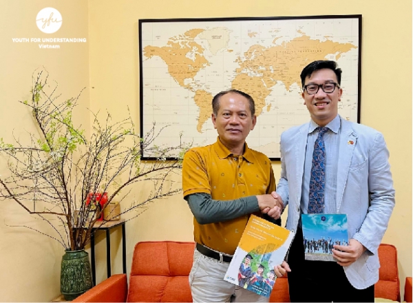 TB: Hợp tác giữa YFU Vietnam và Trung tâm tư vấn giáo dục quốc tế CIEC