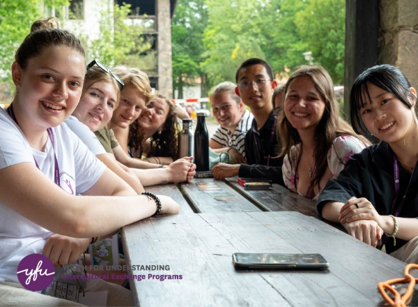 Lợi ích của việc bảo trợ du học sinh trao đổi văn hóa